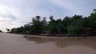 Безлюдный пляж Klong Muang недалеко от Ao Nang Krabi - спокойный отдых у моря без шума и толп туристов