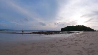 Безлюдный пляж Klong Muang недалеко от Ao Nang Krabi - спокойный отдых у моря без шума и толп туристов