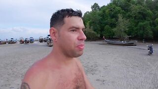 Безлюдный пляж Klong Muang недалеко от Ao Nang Krabi - спокойный отдых у моря без шума и толп туристов