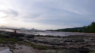 Безлюдный пляж Klong Muang недалеко от Ao Nang Krabi - спокойный отдых у моря без шума и толп туристов