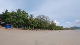 Безлюдный пляж Klong Muang недалеко от Ao Nang Krabi - спокойный отдых у моря без шума и толп туристов