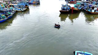 Life at Sea жизнь вьетнамских рыбаков их быт в море и каждодневная тяжёлая работа на воде