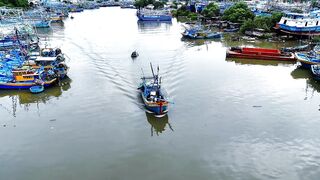 Life at Sea жизнь вьетнамских рыбаков их быт в море и каждодневная тяжёлая работа на воде
