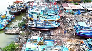 Life at Sea жизнь вьетнамских рыбаков их быт в море и каждодневная тяжёлая работа на воде