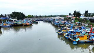 Life at Sea жизнь вьетнамских рыбаков их быт в море и каждодневная тяжёлая работа на воде