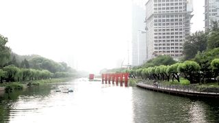 Сомнительное хобби рыбалка в Пекине каналы парки шумный мегаполис и взгляды местных жителей