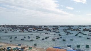 Рыбацкая гавань Mui Ne Phan Thiet Vietnam утро в порту с лодками и свежим уловом