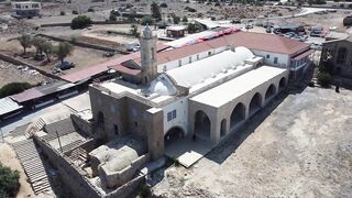 Ослики полуострова Карпас и монастырь Апостола Андрея, путешествие по самому краю Северного Кипра