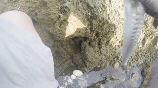 Морская рыбалка в Салале Оман в сезон харийф волны туман и клев океанской рыбы у берега