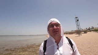 Шарм Эль Шейх Nabq, пляж отеля Amwaj обзор входа в море и логово мурены возле рифа