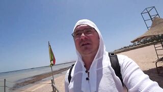 Шарм Эль Шейх Nabq, пляж отеля Amwaj обзор входа в море и логово мурены возле рифа