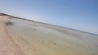 Шарм Эль Шейх Nabq, пляж отеля Amwaj обзор входа в море и логово мурены возле рифа