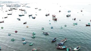 Mui Ne Phan Thiet Vietnam прогулка по курорту дюны пляж рыбацкие лодки и вечерний бриз