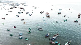 Mui Ne Phan Thiet Vietnam прогулка по курорту дюны пляж рыбацкие лодки и вечерний бриз