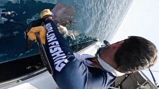 Salalah Fishing Part 1 - морская рыбалка в Salalah Oman первые выезды с берега и катера