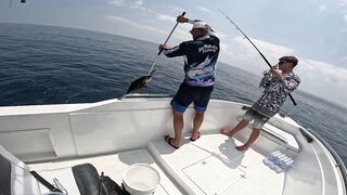 Salalah Fishing Part 1 - морская рыбалка в Salalah Oman первые выезды с берега и катера