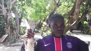 Zanzibar 2020 Filao Beach Hotel небольшой отель на пляже и сувенирная лавка рядом с морем