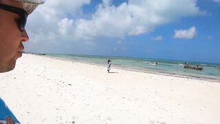 Пляжи юга Занзибара: Jambiani Paje и ресторан The Rock поблизости от Belvedere Resort