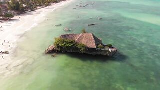 Пляжи юга Занзибара: Jambiani Paje и ресторан The Rock поблизости от Belvedere Resort