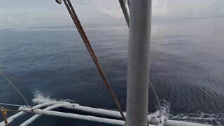 Морская рыбалка на Mactan Island Cebu ночная ловля у огней города и лодок Филиппин