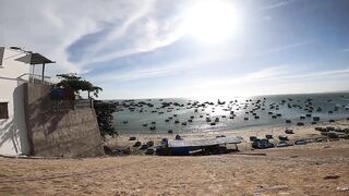 Рыбацкая деревня Mui Ne Vietnam лодки в порту утренний рынок и неторопливая жизнь у моря