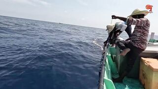 Глубинная рыбалка в океане за rosy snapper тяжёлые снасти и борьба с рыбой на большой глубине