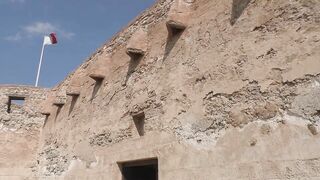 Бахрейн Мухаррак форт Арад и где поесть рядом прогулка по набережной и улочкам города