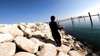 Морская рыбалка в Taqa Salalah Oman fishing у волнореза breakwater и первые трофеи в Аравийском море