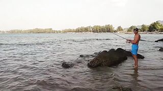 Рыбалка в Таиланде Phuket пляж Bang Tao утренние забросы и прогулка вдоль моря