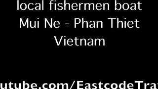 Лодка local fishermen, Mui Ne Phan Thiet Vietnam утро в порту и выход в море