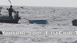 Лодка local fishermen, Mui Ne Phan Thiet Vietnam утро в порту и выход в море