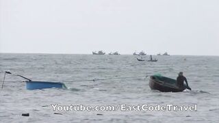 Лодка local fishermen, Mui Ne Phan Thiet Vietnam утро в порту и выход в море