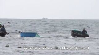 Лодка local fishermen, Mui Ne Phan Thiet Vietnam утро в порту и выход в море