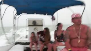 Isla Holbox дорога к острову Птиц лодка мангровые берега и захочется ли тут устроить рыбалку