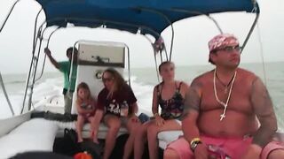 Isla Holbox дорога к острову Птиц лодка мангровые берега и захочется ли тут устроить рыбалку