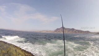 Морская рыбалка в Salalah Oman Gingiri береговой прибой и клев на Индийском океане