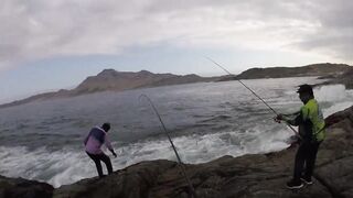 Морская рыбалка в Salalah Oman Gingiri береговой прибой и клев на Индийском океане