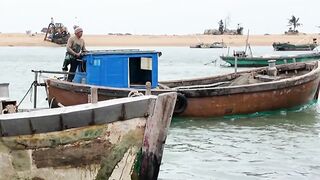 Небольшая рыбацкая деревня на Hainan Island рынок Dongshuigang и свежая рыба с утра