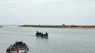 Небольшая рыбацкая деревня на Hainan Island рынок Dongshuigang и свежая рыба с утра