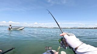 На берегу Sanya поймал рыбу фугу первая осторожная рыбалка на море и много эмоций от необычного улова