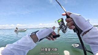 На берегу Sanya поймал рыбу фугу первая осторожная рыбалка на море и много эмоций от необычного улова