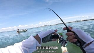 На берегу Sanya поймал рыбу фугу первая осторожная рыбалка на море и много эмоций от необычного улова