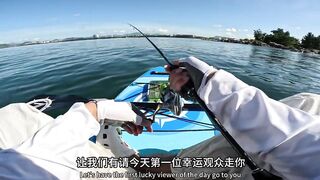 На берегу Sanya поймал рыбу фугу первая осторожная рыбалка на море и много эмоций от необычного улова