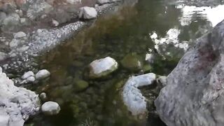 Река Göynük почти пересохла летний отдых в горах рядом с Кемером и прогулка по каменному руслу