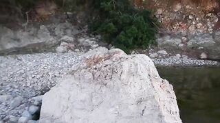 Река Göynük почти пересохла летний отдых в горах рядом с Кемером и прогулка по каменному руслу