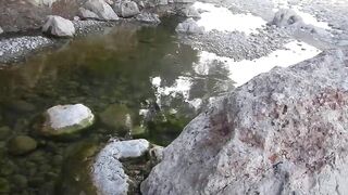 Река Göynük почти пересохла летний отдых в горах рядом с Кемером и прогулка по каменному руслу