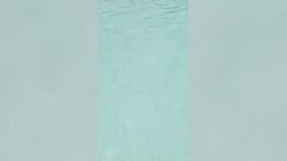 Морская рыбалка на Boracay маленькая лодка у рифа и первая серьёзная рыба в дневном выезде по волне