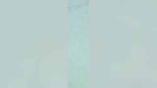 Морская рыбалка на Boracay маленькая лодка у рифа и первая серьёзная рыба в дневном выезде по волне