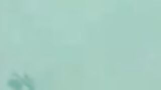 Морская рыбалка на Boracay маленькая лодка у рифа и первая серьёзная рыба в дневном выезде по волне