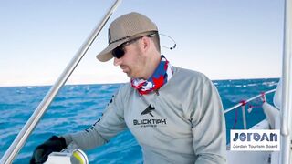 Рыбалка с огромным кальмаром в роли наживки охота за еще более крупным хищником